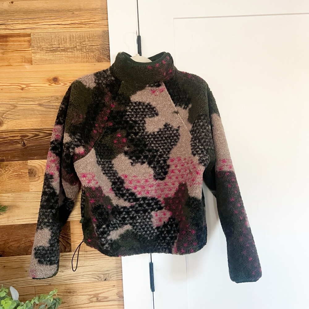 JoyLab Camo Pink Quilted Pocket 3/4 Zip Fleece - Picture 5 of 5